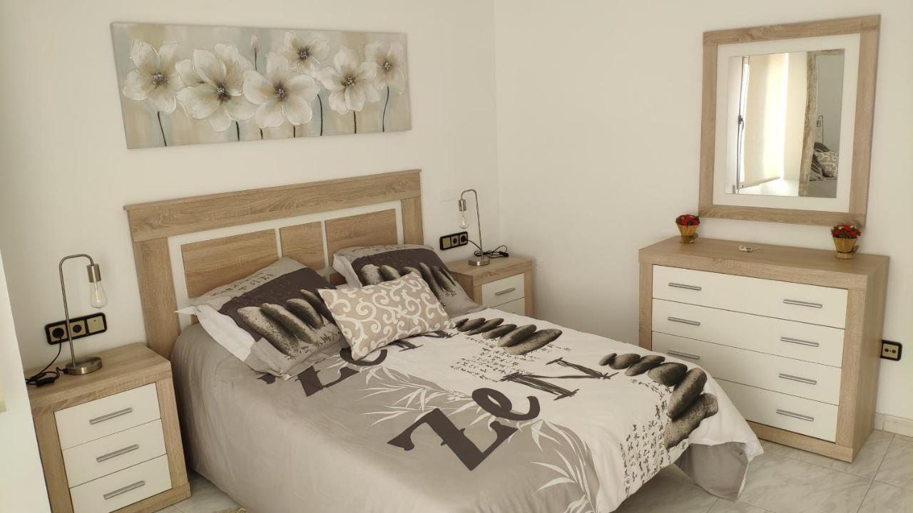 The Triplets Apartment Agres Bagian luar foto